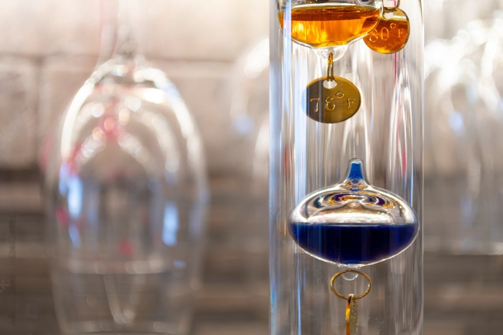Thermomètre de Galilée : pourquoi l'utiliser dans la chambre d'un enfa –  Esprit Décoration